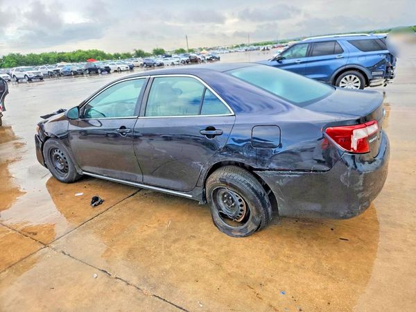 2014 TOYOTA CAMRY