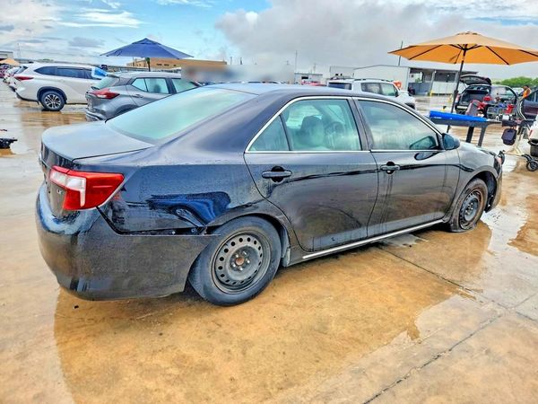 2014 TOYOTA CAMRY