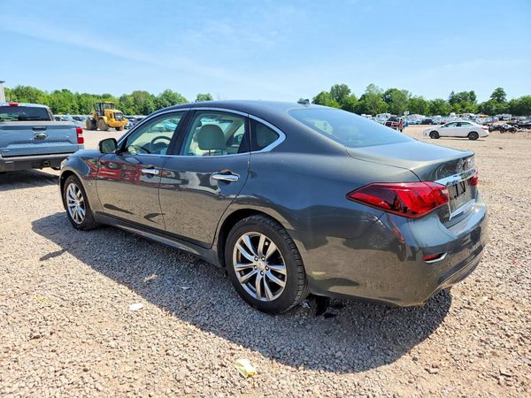 2015 INFINITI Q70