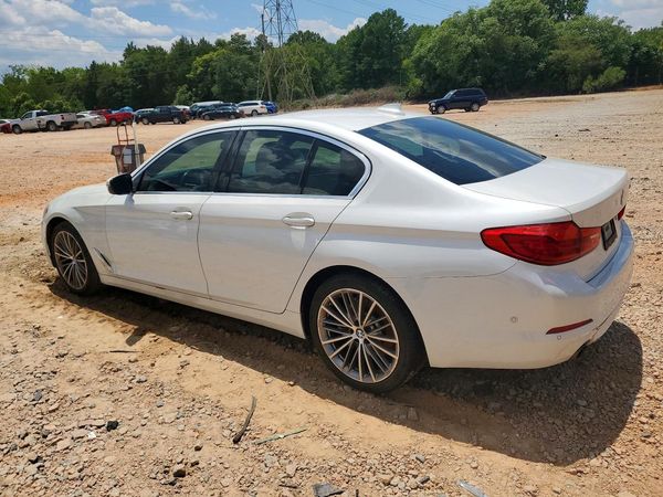 2019 BMW 530