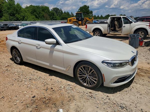2019 BMW 530
