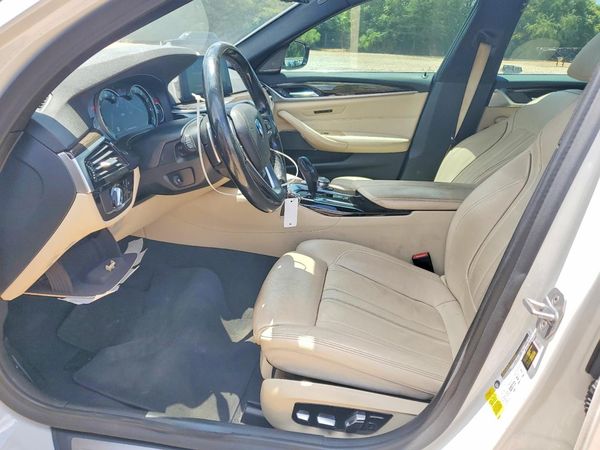 2019 BMW 530