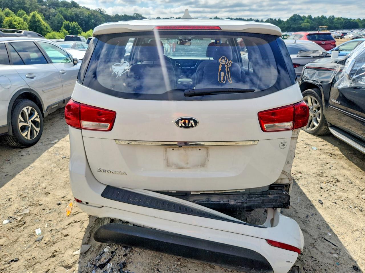 2016 KIA SEDONA L - Low level