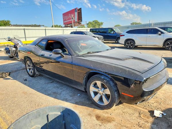 2017 DODGE CHALLENGER SXT
