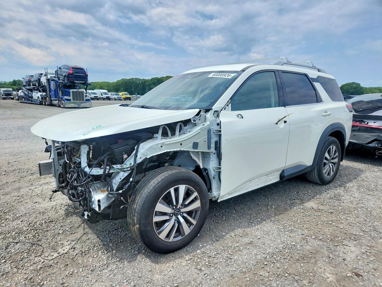 2023 NISSAN PATHFINDER SL