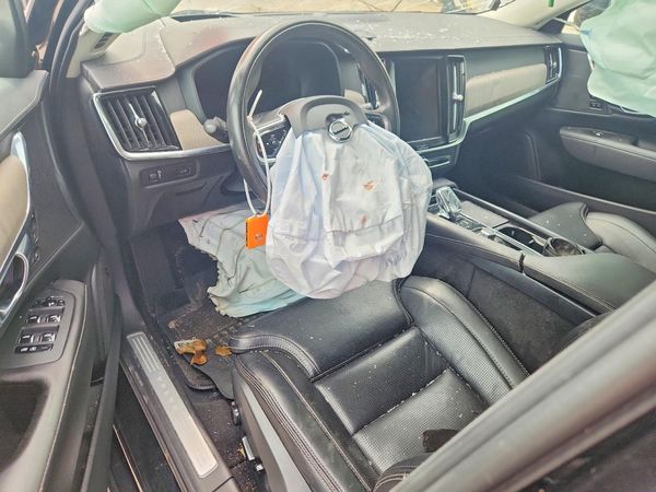 2022 VOLVO S90 Inscription — CKPT