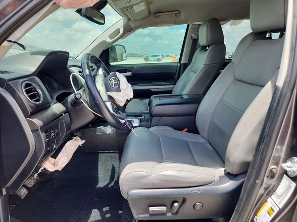 2021 TOYOTA TUNDRA SR5 grade