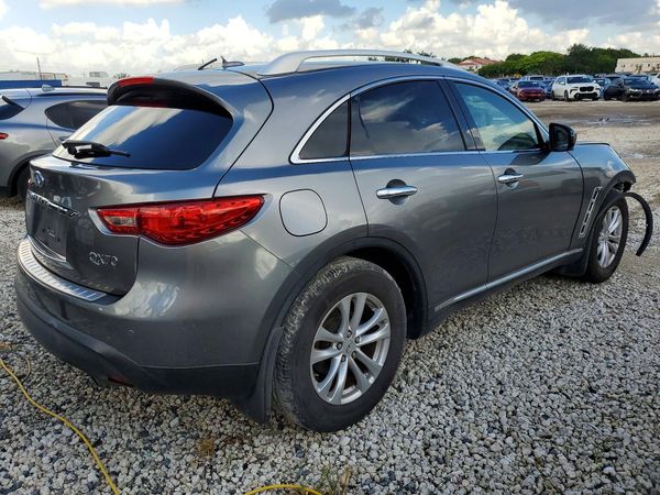2017 INFINITI QX70