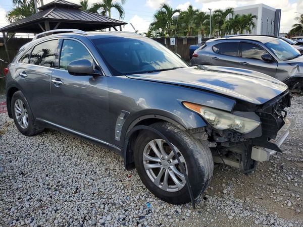 2017 INFINITI QX70