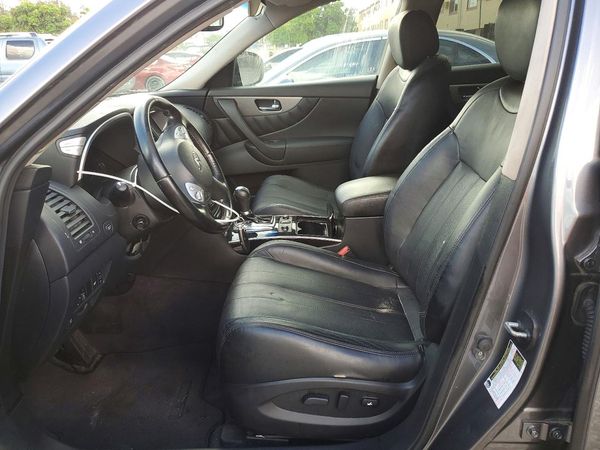2017 INFINITI QX70