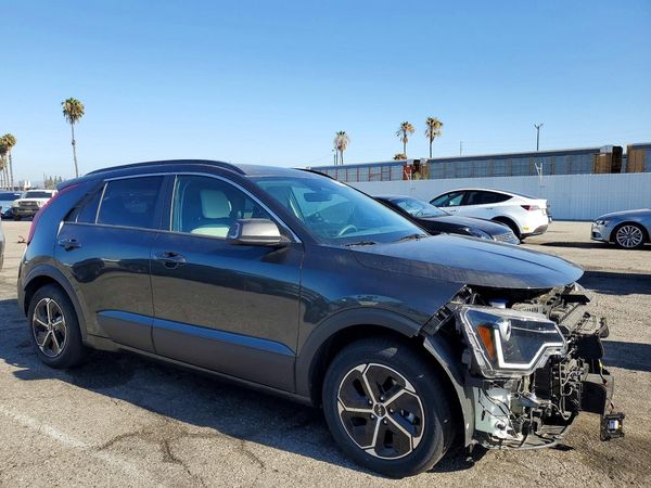 2024 KIA NIRO EX
