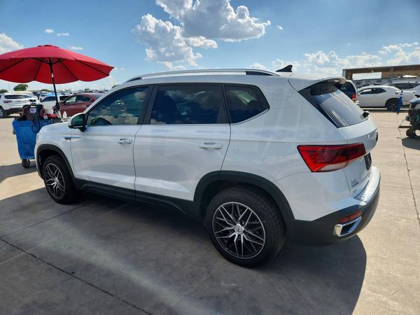 2022 VOLKSWAGEN TAOS 4Motion SEL — DSRA