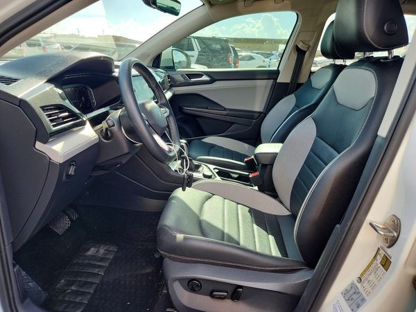 2022 VOLKSWAGEN TAOS 4Motion SEL — DENT