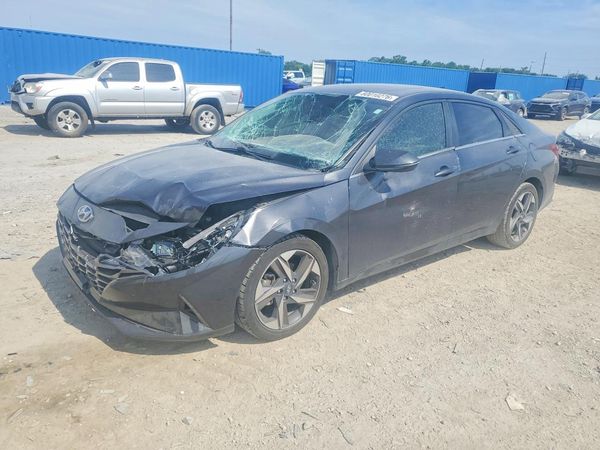 2022 HYUNDAI ELANTRA SEL w/Premium Pkg