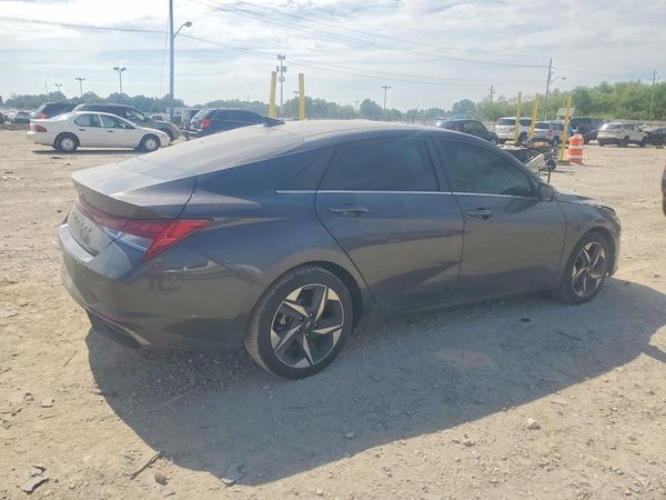 2022 HYUNDAI ELANTRA SEL w/Premium Pkg