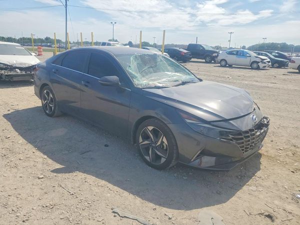 2022 HYUNDAI ELANTRA SEL w/Premium Pkg