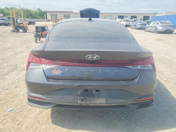 2022 HYUNDAI ELANTRA SEL w/Premium Pkg