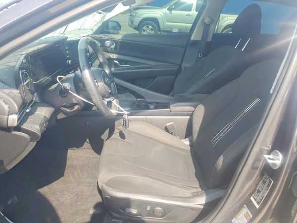 2022 HYUNDAI ELANTRA SEL w/Premium Pkg