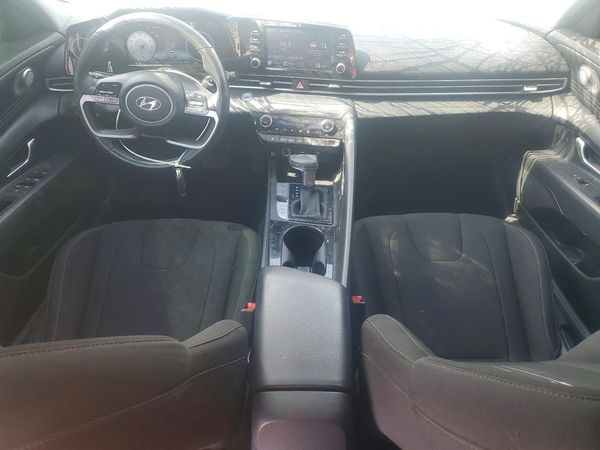 2022 HYUNDAI ELANTRA SEL w/Premium Pkg