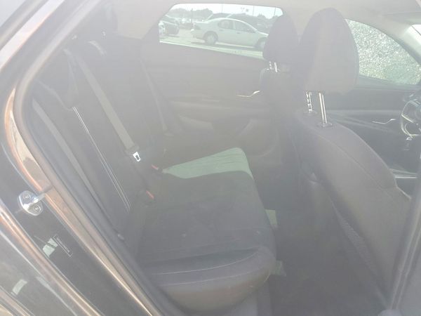 2022 HYUNDAI ELANTRA SEL w/Premium Pkg