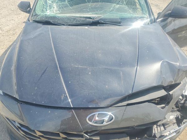2022 HYUNDAI ELANTRA SEL w/Premium Pkg