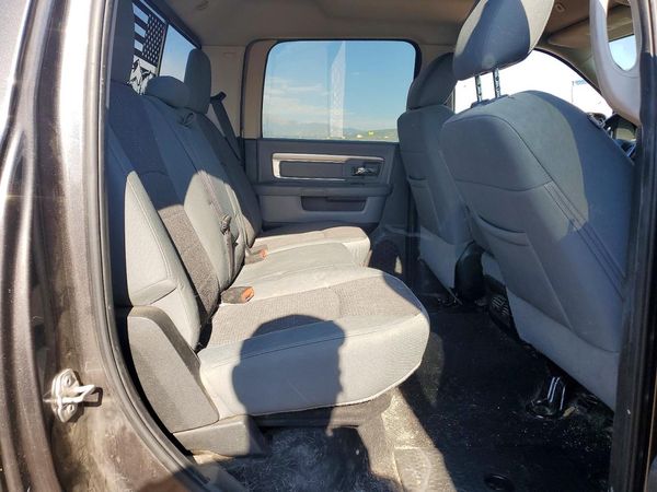 2018 RAM 1500 SLT