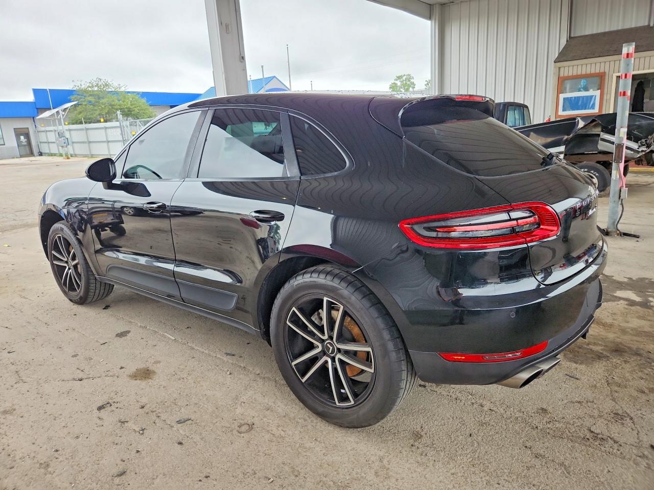 2015 PORSCHE MACAN