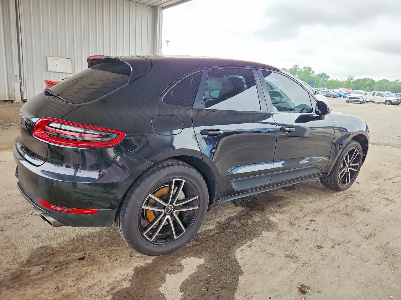 2015 PORSCHE MACAN