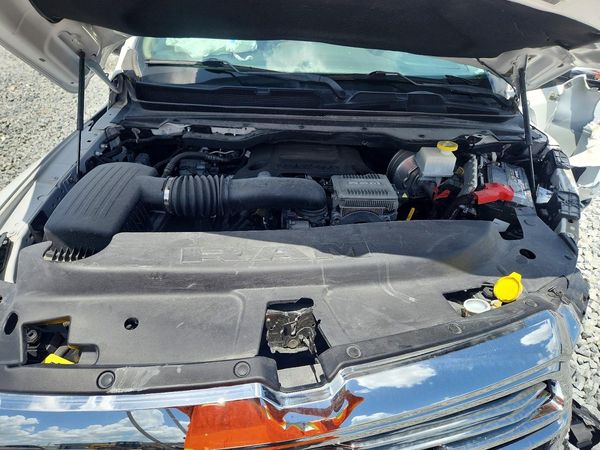2020 RAM 1500 Laramie — Engine bay