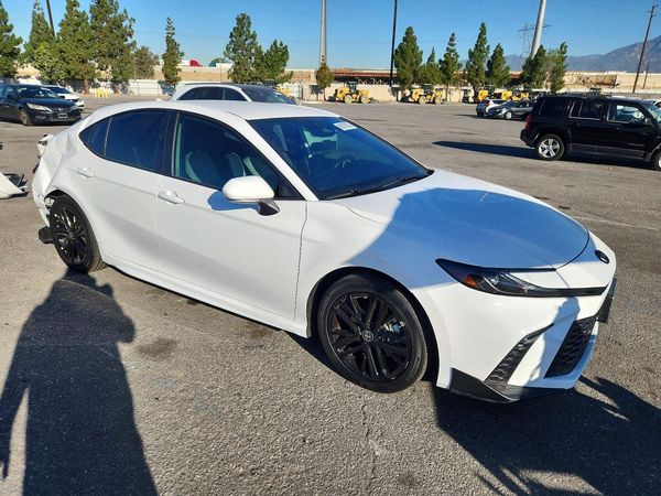 2025 TOYOTA CAMRY