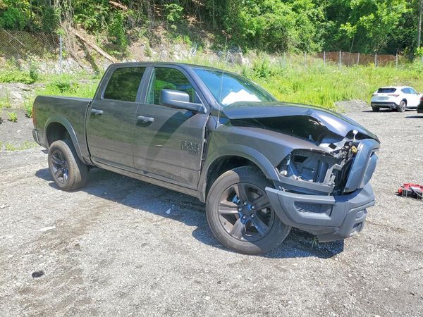 2024 RAM 1500 CLASSIC SLT / Warlock