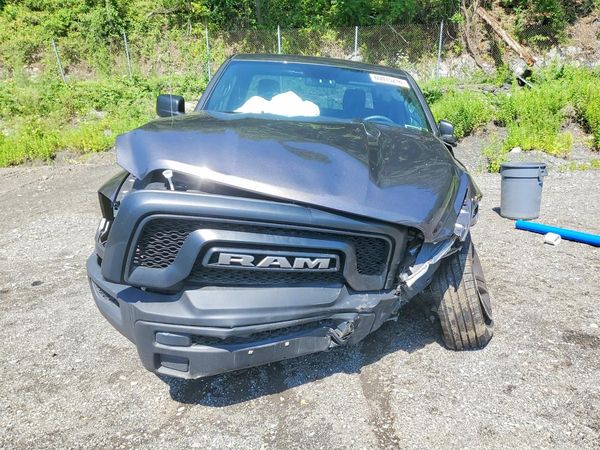2024 RAM 1500 CLASSIC SLT / Warlock