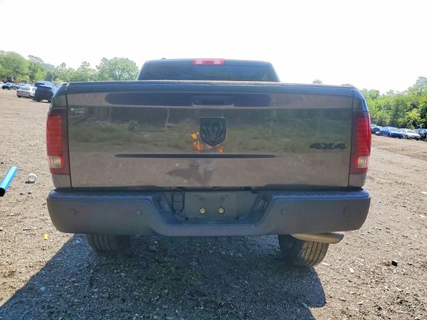 2024 RAM 1500 CLASSIC SLT / Warlock