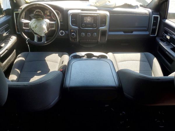 2024 RAM 1500 CLASSIC SLT / Warlock