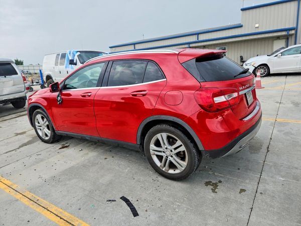 2015 MERCEDES-BENZ GLA