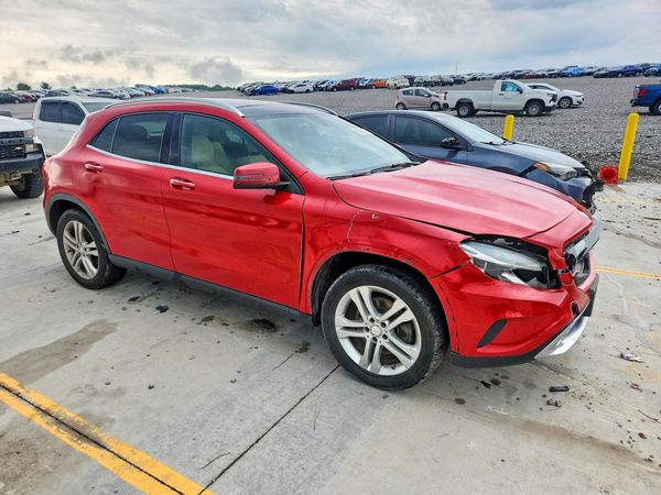 2015 MERCEDES-BENZ GLA