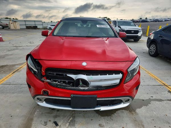 2015 MERCEDES-BENZ GLA
