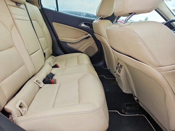 2015 MERCEDES-BENZ GLA