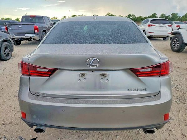 2016 LEXUS IS 200t