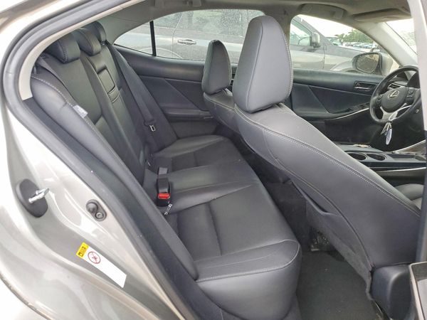 2016 LEXUS IS 200t