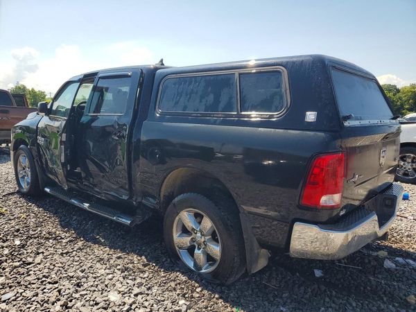 2016 RAM 1500 SLT CREW CAB 4X4