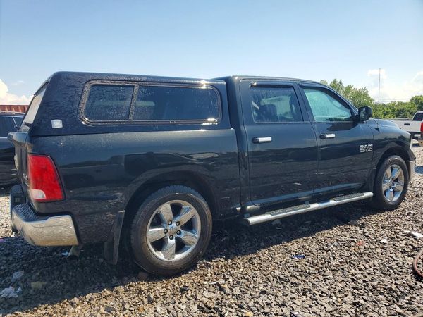 2016 RAM 1500 SLT CREW CAB 4X4