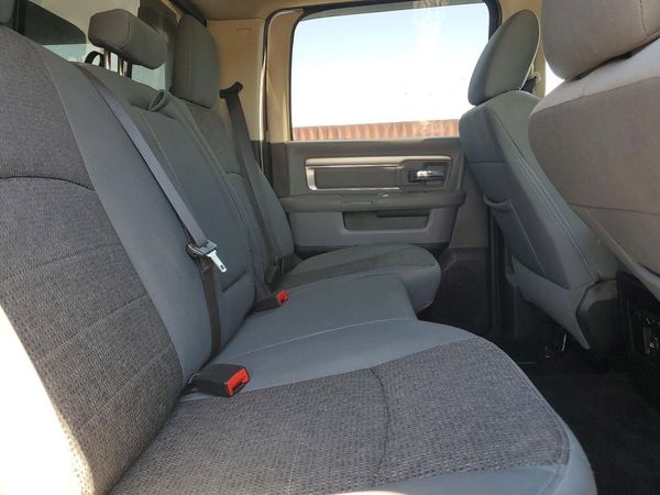 2016 RAM 1500 SLT CREW CAB 4X4