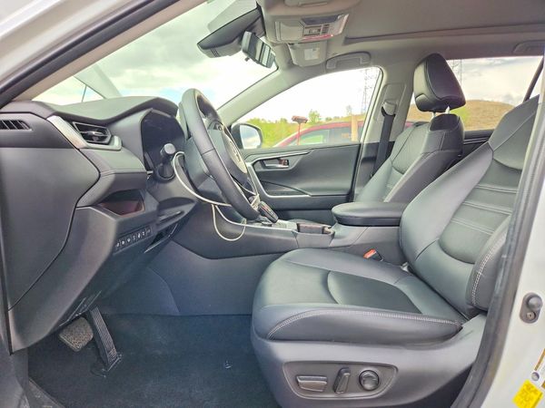 2023 TOYOTA RAV4 Limited