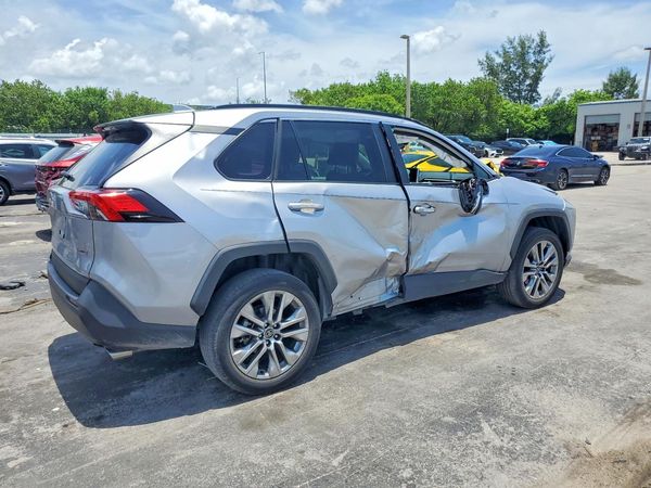 2023 TOYOTA RAV4 XLE Premium