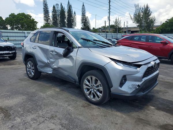 2023 TOYOTA RAV4 XLE Premium