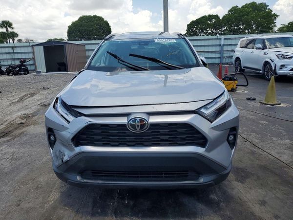2023 TOYOTA RAV4 XLE Premium