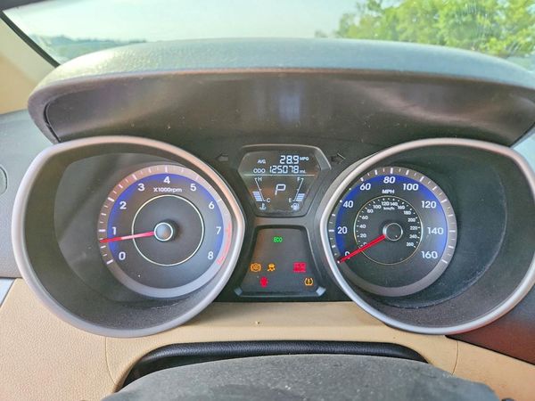 2013 HYUNDAI ELANTRA