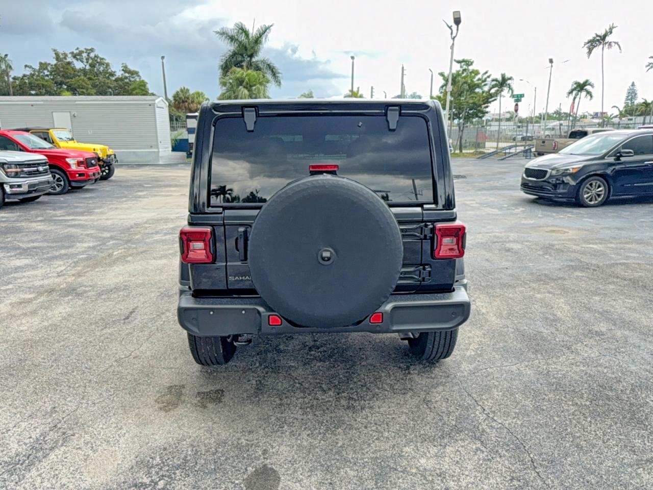 2025 JEEP WRANGLER Sahara