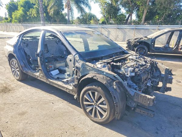 2025 LEXUS ES300 300h Premium — Passenger 3/4